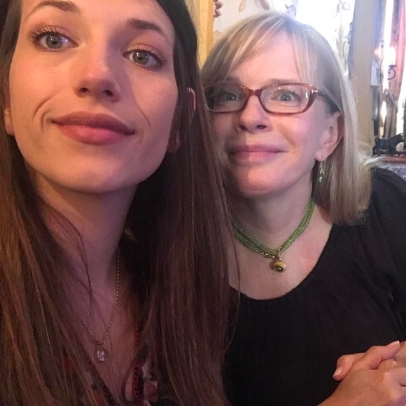 Meet your Posher, Laura - Picture 5 of 13